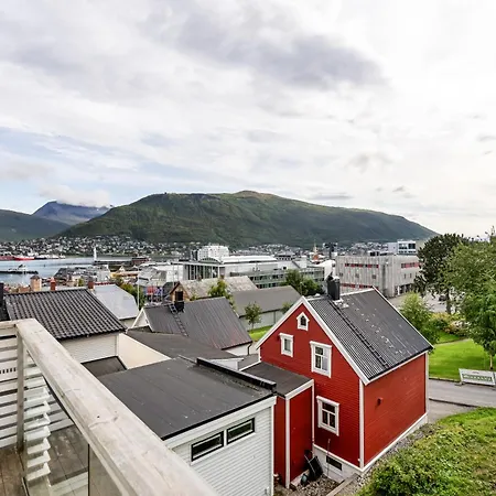 Leilighet Arctic Heights With Spectacular Sea & Mountain View